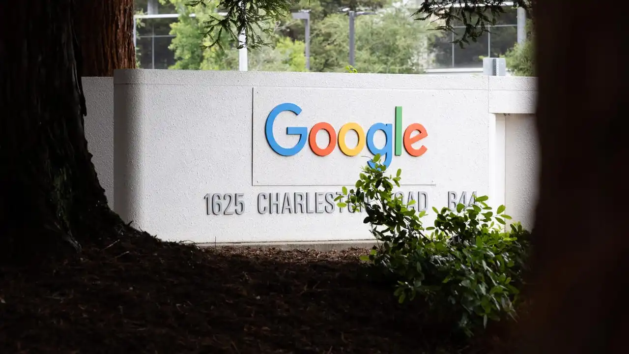 نصيبي من تسوية Google: 135 مليون دولار لمستخدمي هواتف Android بعد 2017